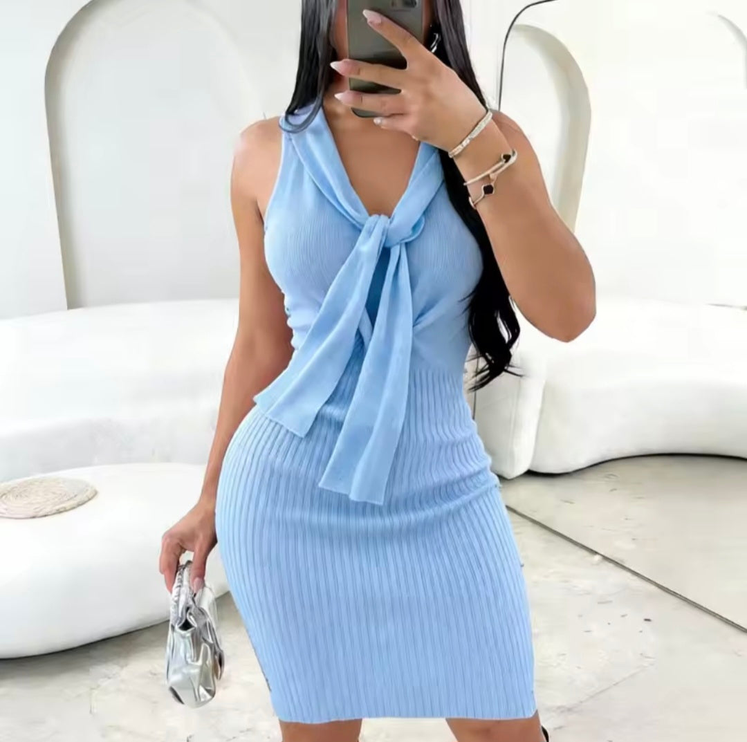 Robe courte bleu ciel avec nœud