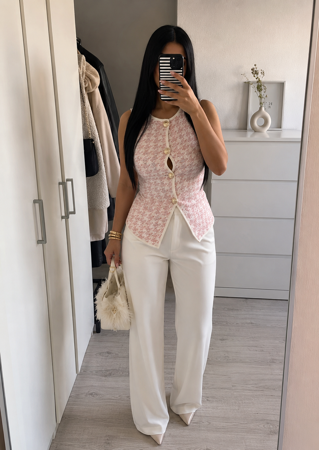 Top sans manches rose bonbon en tweed – féminin et élégant